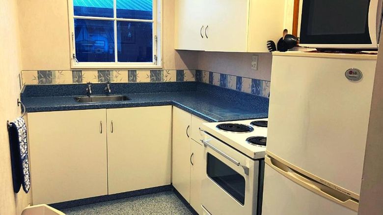 <b>Surrey Court Motel Room</b>. Images powered by <a href="https://www.leonardoworldwide.com/" title="Leonardo Worldwide" target="_blank">Leonardo</a>.