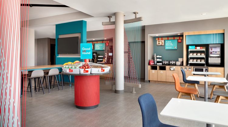 Candlewood Suites Mission East Restaurant