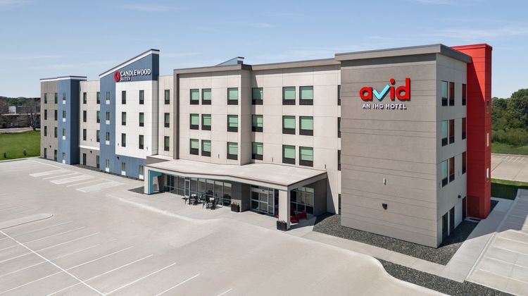 avid hotels Mission East Exterior