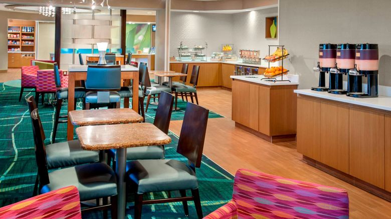 <b>Yas Plaza Marina Restaurant</b>. Images powered by <a href="https://www.leonardoworldwide.com/" title="Leonardo Worldwide" target="_blank">Leonardo</a>.