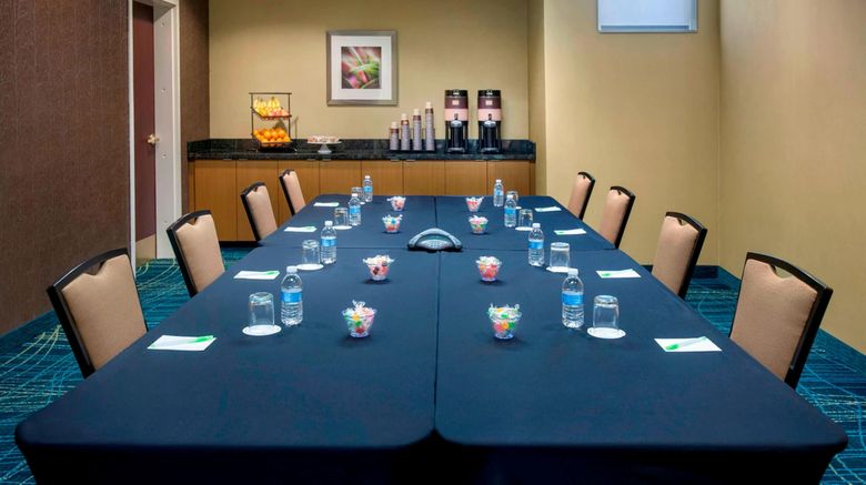 <b>Yas Plaza Marina Meeting</b>. Images powered by <a href="https://www.leonardoworldwide.com/" title="Leonardo Worldwide" target="_blank">Leonardo</a>.