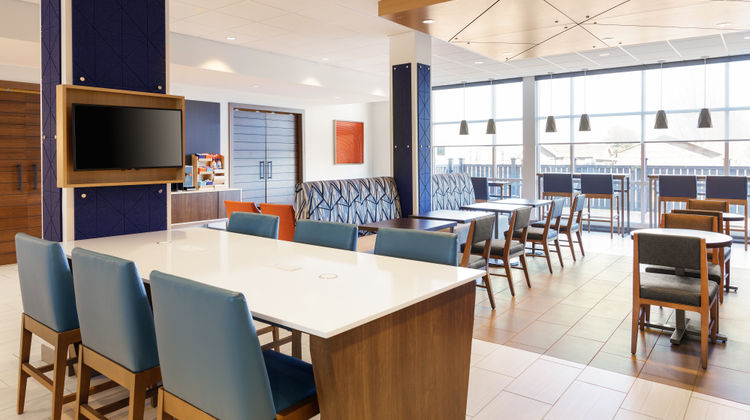 Holiday Inn Exp Suites DFW Arpt Euless Exterior