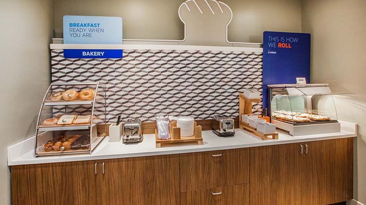 Holiday Inn Exp Suites DFW Arpt Euless Restaurant