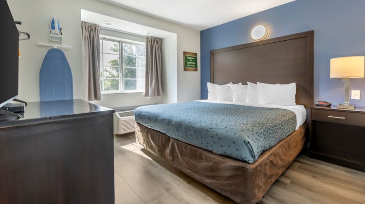 Garner Hotel Greenville East Room