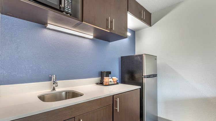 Garner Hotel Greenville East Suite