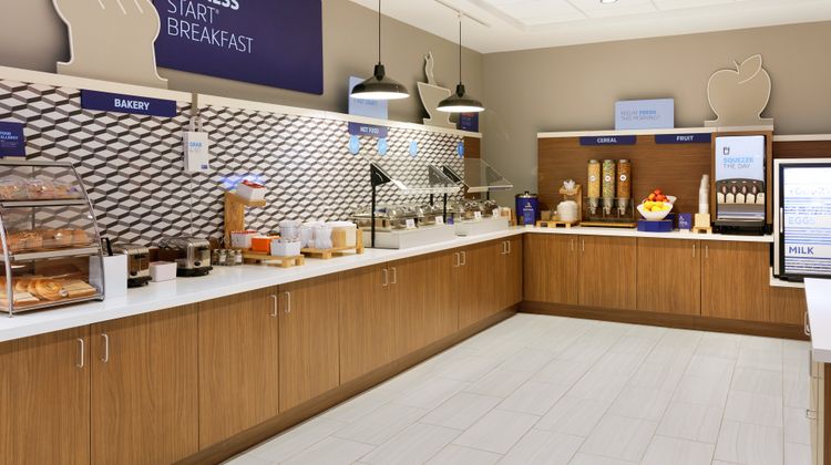 Holiday Inn Exp Suites Univ Area Restaurant