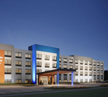 Holiday Inn Exp Suites Univ Area Exterior
