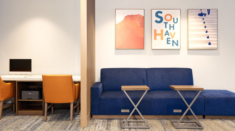 Holiday Inn Exp Suites Univ Area Other