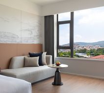Crowne Plaza Fuchun Lakeside b Room