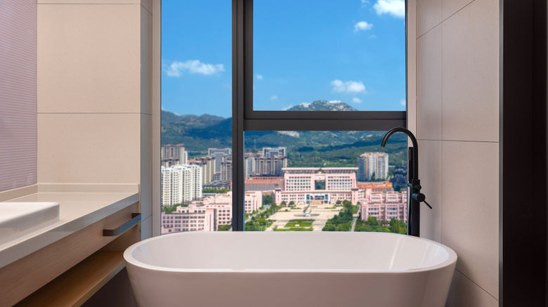 <b>Holiday Inn Exp Oriental Colorful City Room</b>. Images powered by <a href="https://www.leonardoworldwide.com/" title="Leonardo Worldwide" target="_blank">Leonardo</a>.