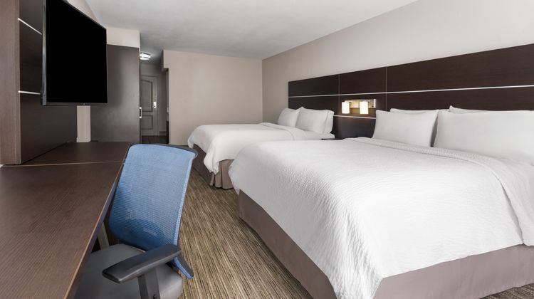 Holiday Inn Express Hotel & Suites Room
