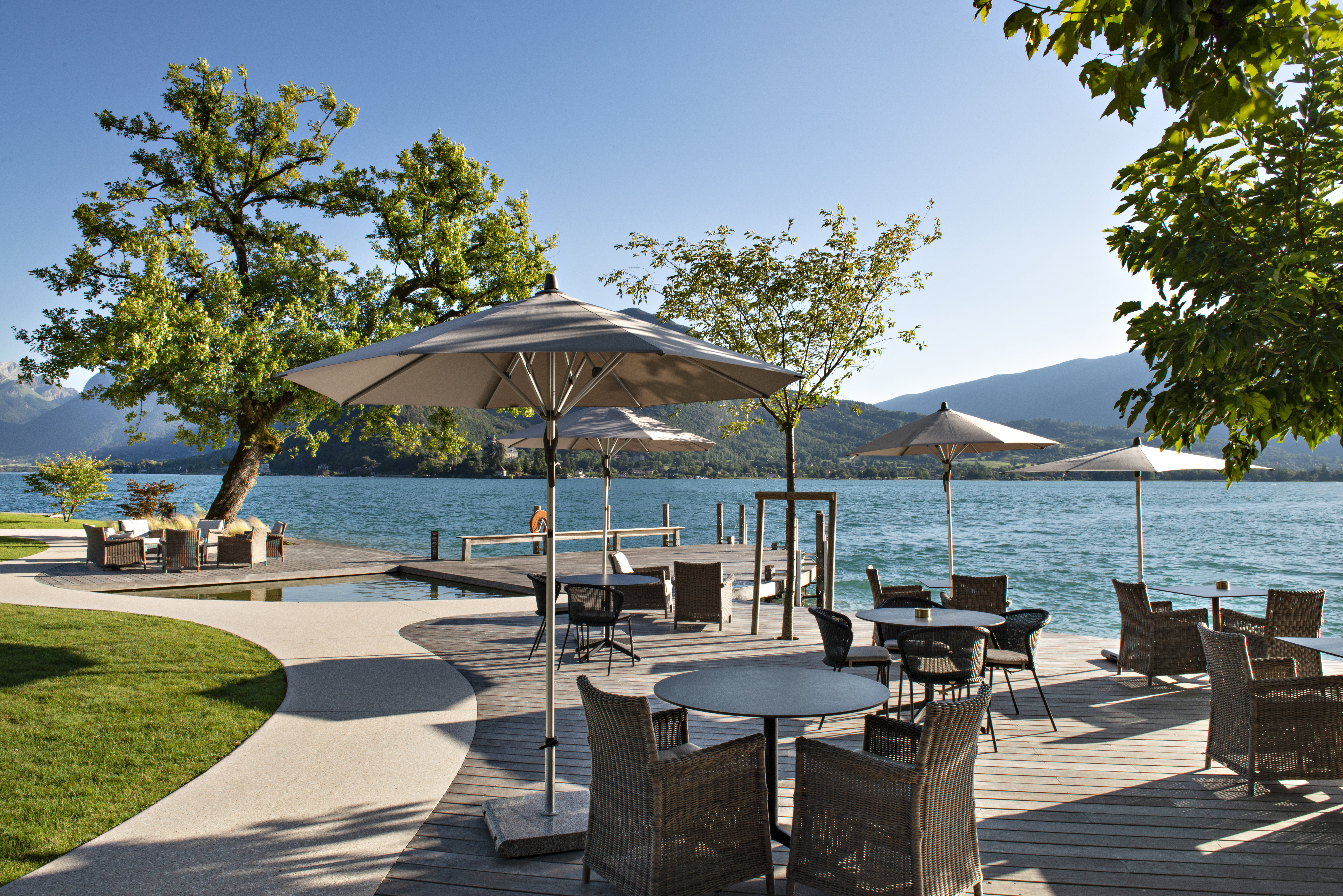 Auberge de Pere Bise Exterior