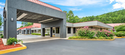 Red Roof Inn Hot Springs Exterior