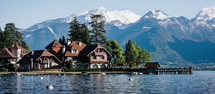 Auberge de Pere Bise Exterior