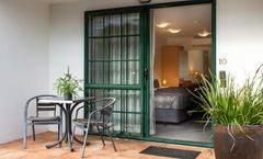 Greenlane Manor Motel