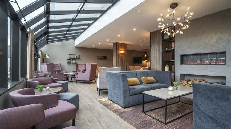 Forde Hotel Lobby