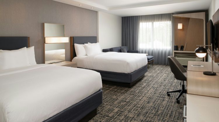 Courtyard Houston Springwoods Village Room