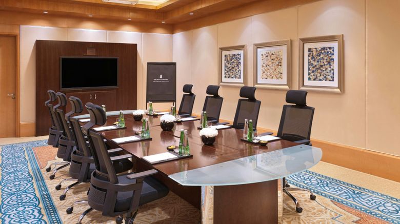 <b>Ritz-Carlton Dubai Intl Finance Center Meeting</b>. Images powered by <a href="https://www.leonardoworldwide.com/" title="Leonardo Worldwide" target="_blank">Leonardo</a>.