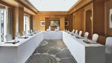 <b>Ritz-Carlton Dubai Intl Finance Center Meeting</b>. Images powered by <a href="https://www.leonardoworldwide.com/" title="Leonardo Worldwide" target="_blank">Leonardo</a>.