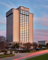 Crowne Plaza Dallas Market Center