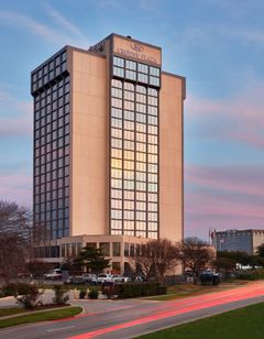 Crowne Plaza Dallas Market Center