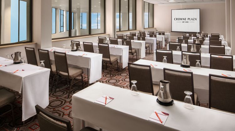 Crowne Plaza Dallas Market Center Meeting