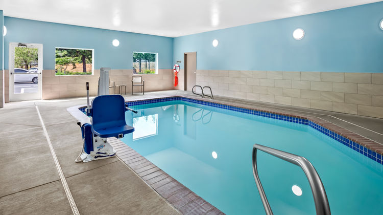 Holiday Inn Express and Suites Tumwater Pool