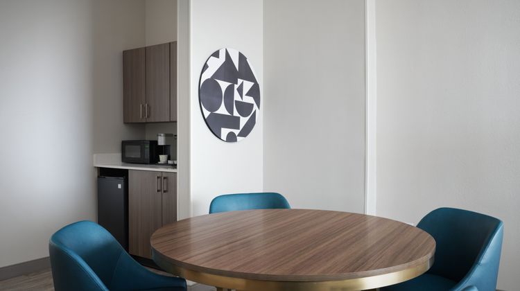 Holiday Inn Meridian E-I 20/I 59 Suite