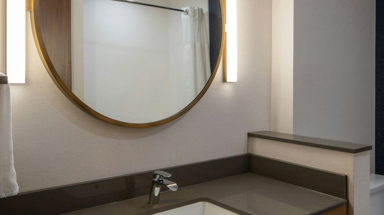 <b>Fairfield Inn & Suites Marriott Room</b>. Images powered by <a href="https://www.leonardoworldwide.com/" title="Leonardo Worldwide" target="_blank">Leonardo</a>.