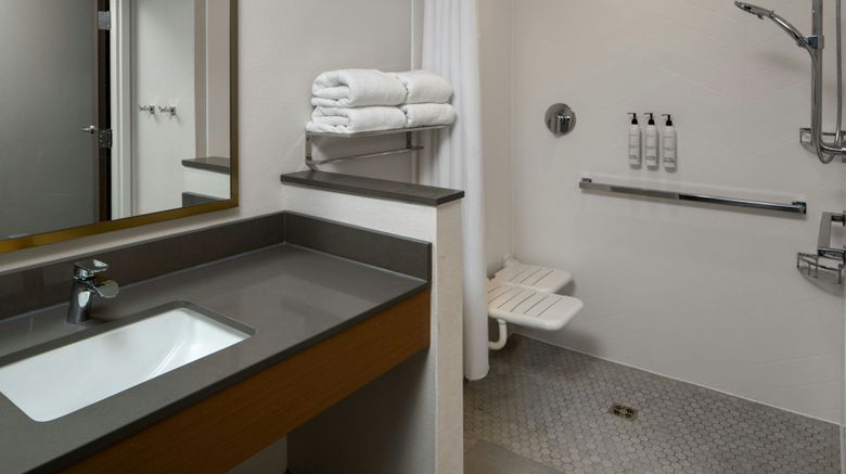 <b>Fairfield Inn & Suites Marriott Room</b>. Images powered by <a href="https://www.leonardoworldwide.com/" title="Leonardo Worldwide" target="_blank">Leonardo</a>.
