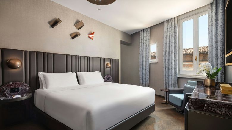 <b>The Pantheon Iconic Rome Hotel Suite</b>. Images powered by <a href="https://www.leonardoworldwide.com/" title="Leonardo Worldwide" target="_blank">Leonardo</a>.