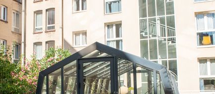 Hotel BootCamp Exterior