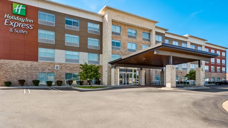 Holiday Inn Express  and  Suites Livonia Exterior. Images powered by <a href="https://www.leonardoworldwide.com" target="_blank" rel="noopener">Leonardo</a>.