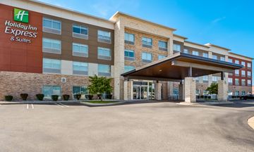 Holiday Inn Express & Suites Livonia