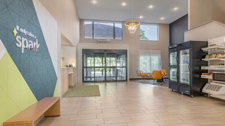 <b>Spark by Hilton La Crosse Onalaska Lobby</b>. Images powered by <a href="https://www.leonardoworldwide.com/" title="Leonardo Worldwide" target="_blank">Leonardo</a>.