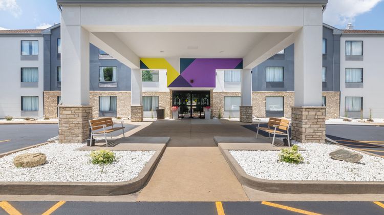 Spark by Hilton La Crosse Onalaska Exterior