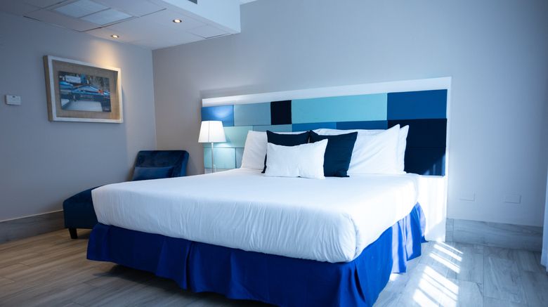 <b>The Wave Hotel Room</b>. Images powered by <a href="https://www.leonardoworldwide.com/" title="Leonardo Worldwide" target="_blank">Leonardo</a>.