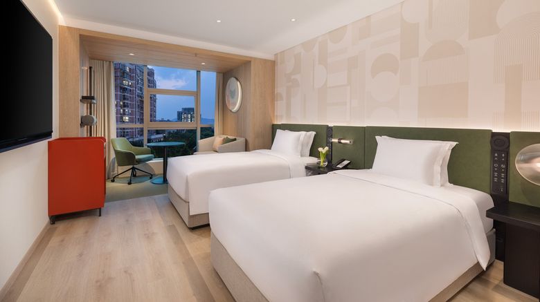 <b>EVEN Hotel West Lake Room</b>. Images powered by <a href="https://www.leonardoworldwide.com/" title="Leonardo Worldwide" target="_blank">Leonardo</a>.