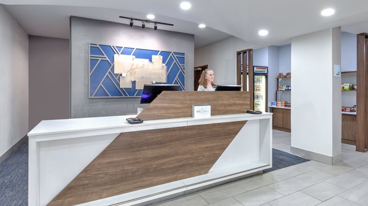 Holiday Inn Express & Suites Granbury Exterior