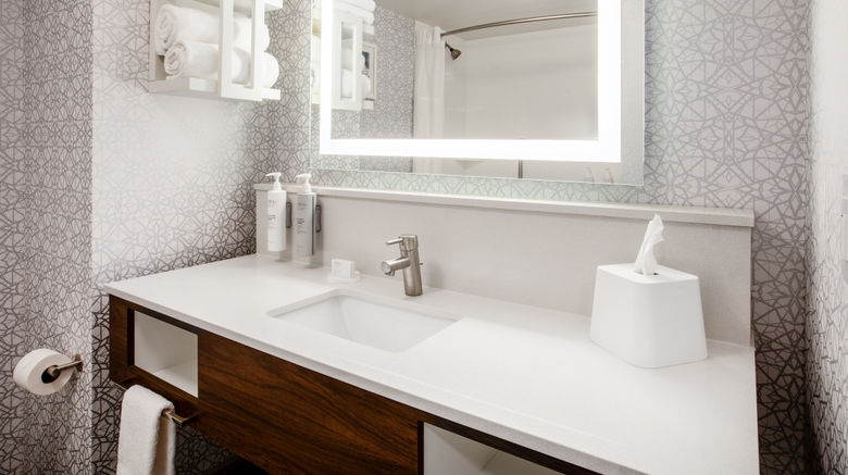 <b>Hampton inn and Suites La Grand Room</b>. Images powered by <a href="https://www.leonardoworldwide.com/" title="Leonardo Worldwide" target="_blank">Leonardo</a>.