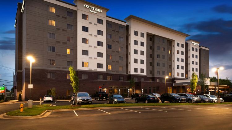 Courtyard Charlotte Northlake Exterior