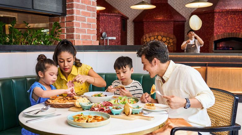 <b>Fairmont Singapore Restaurant</b>. Images powered by <a href=https://www.travelagewest.com/Hotels/Singapore-Singapore/