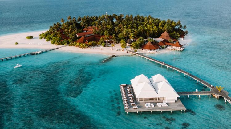 Diamonds Thudufushi Beach Exterior