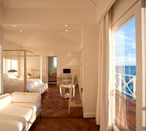 Diamonds Thudufushi Beach Room