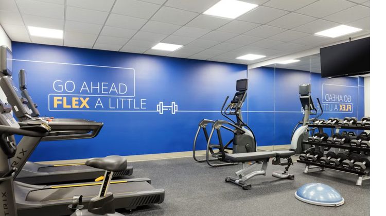 Holiday Inn Express Hotel & Suites Health Club