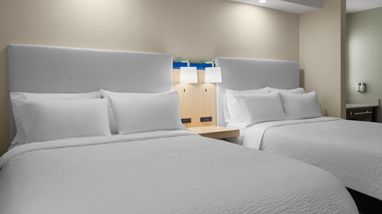 Garner Hotel Mahwah Room
