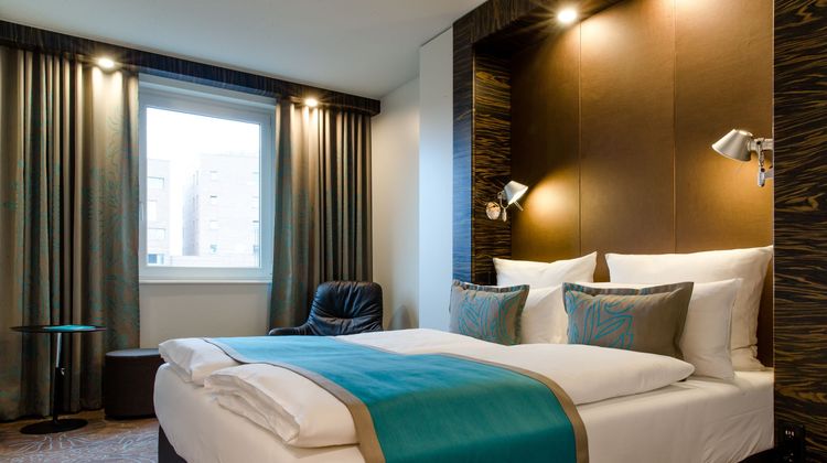 Motel One Berlin-Bellevue Room
