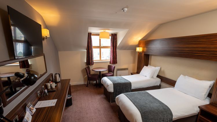 The Fernhurst Lodge Room