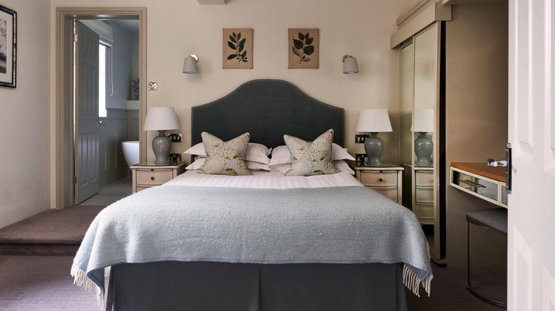 <b>Careys Manor Hotel Suite</b>. Images powered by <a href="https://www.leonardoworldwide.com/" title="Leonardo Worldwide" target="_blank">Leonardo</a>.