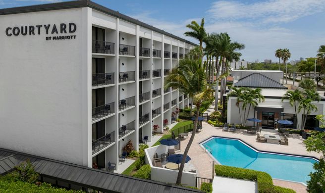 Courtyard Fort Lauderdale East Exterior